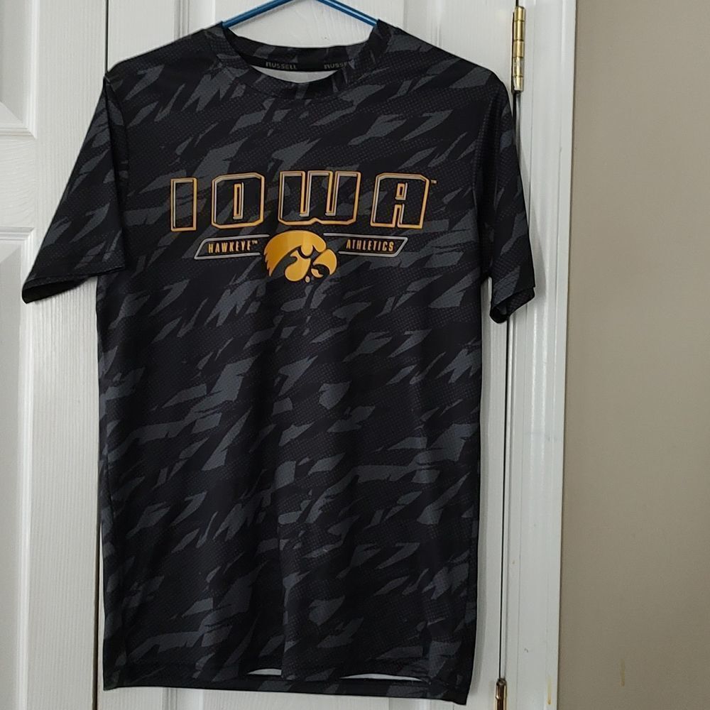 Iowa Hawkeye   Athletics Shirt Sz M EUC